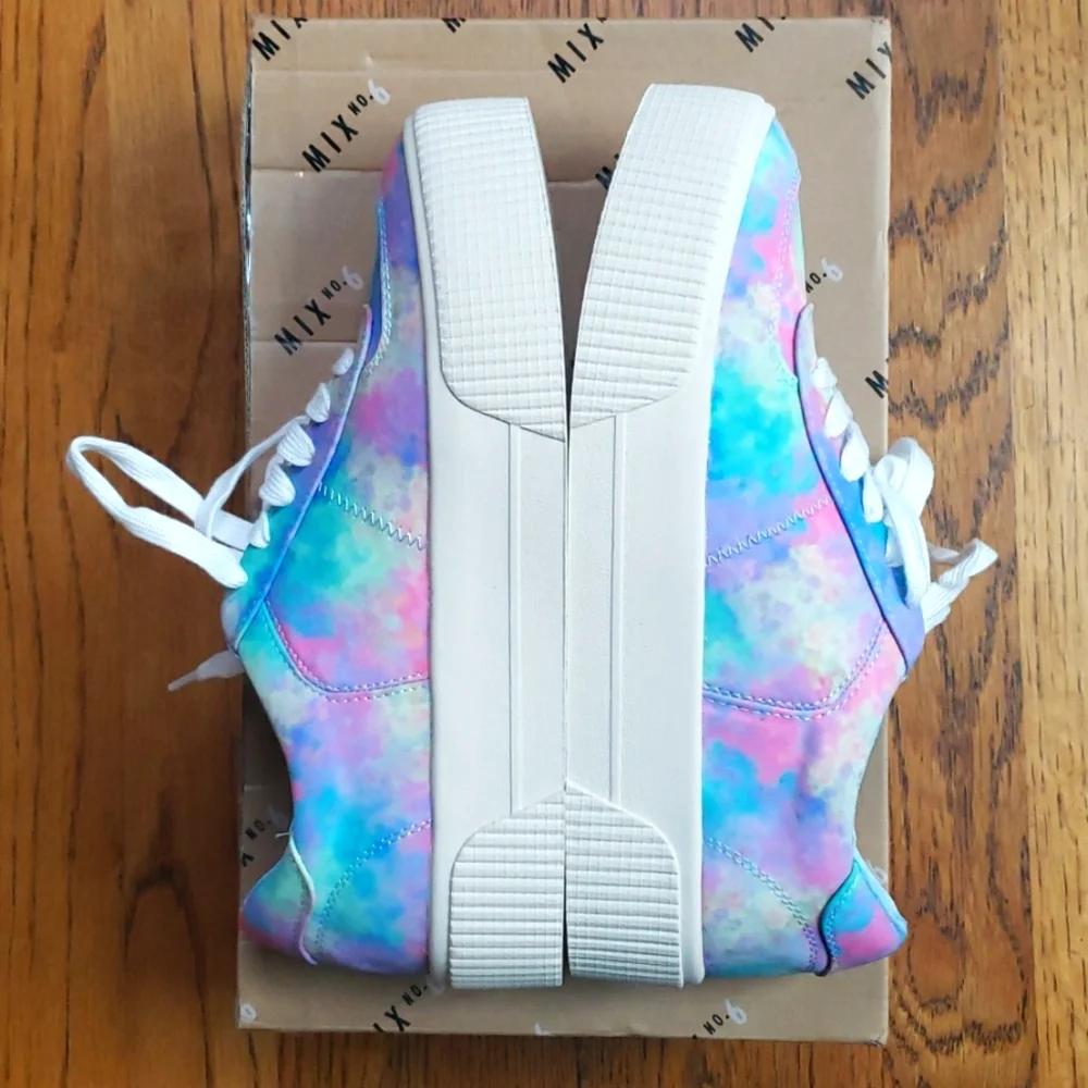 NIB Bright Multicolor Watercolor Tie Dye Ebele Platform Sneaker Women's Size 7.5